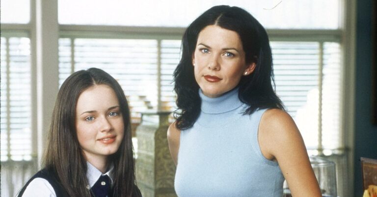 370100 08 alexis bledel