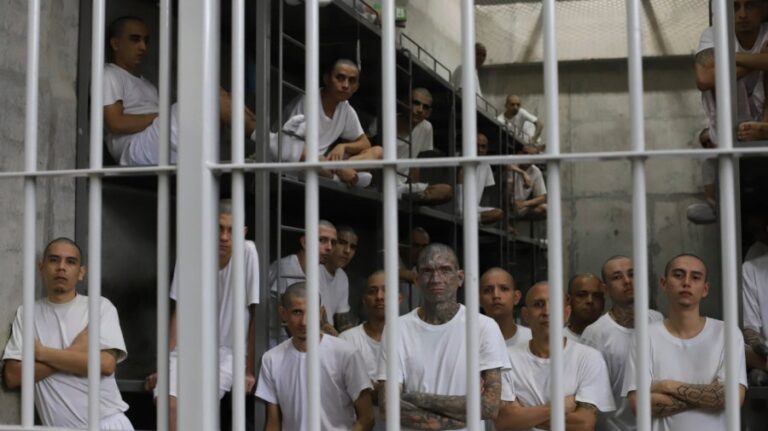 El Salvador prison AP25035630349673 1