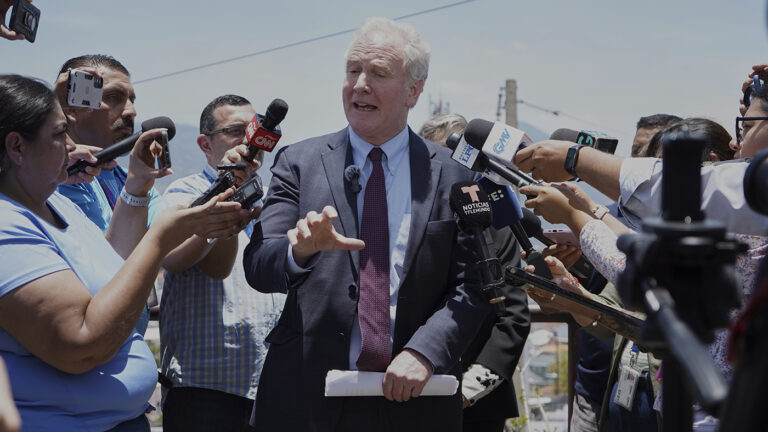 Leading Van Hollen 041625 AP Salvador Melendez