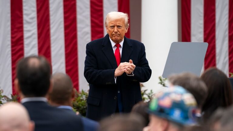 trumpdonald 040225gn50 w