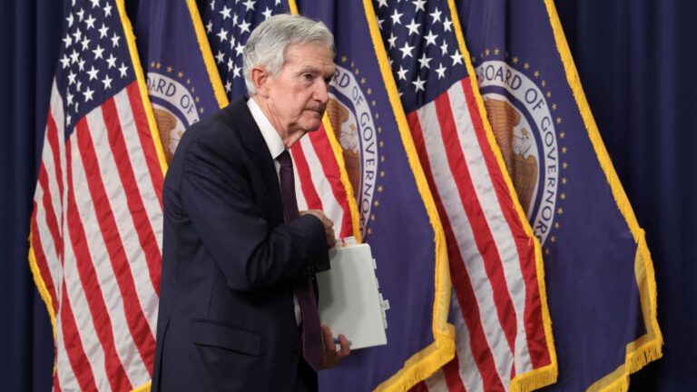 108142484 17466471802025 05 07t192926z 1923373782 rc27deah07df rtrmadp 0 usa economy fed